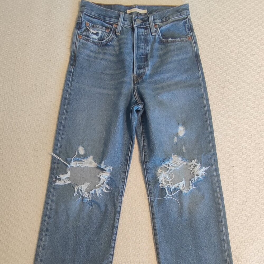 Levi’s Premium Ribcage Straight Ankle Distressed Jeans Women Size 27x27